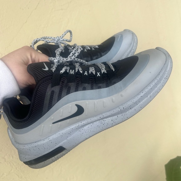 Nike Air Max Axis Premium Wolf Grey - Picture 1 of 6